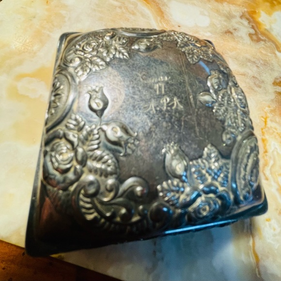 Vintage Wilcox Silver-plated Art Nouveau style Hinged Lid Trinket Jewelry Box - Picture 9 of 11